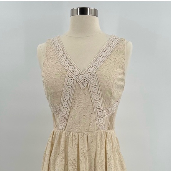 Lily Star Beautiful Lace Dress - Picture 1 of 14